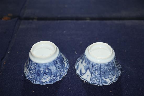 A pair of Kangxi tea bowls and saucers Saucers diameter 10cm